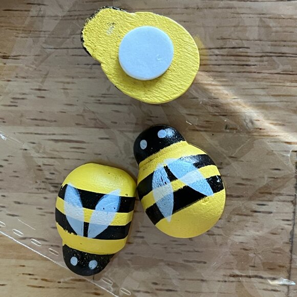 Honey Bee Decor & Crafting Lot - Over 350 Pieces in Lot - Picture 8 of 16